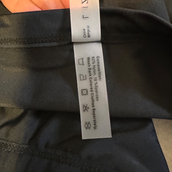 2pc Bandeau Fishnet Strapless Swimsuit NWT - Picture 4 of 4